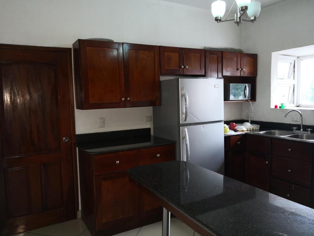 Apartamentos Comodos Cerca Del Aeropuerto Guatemala City Exterior photo